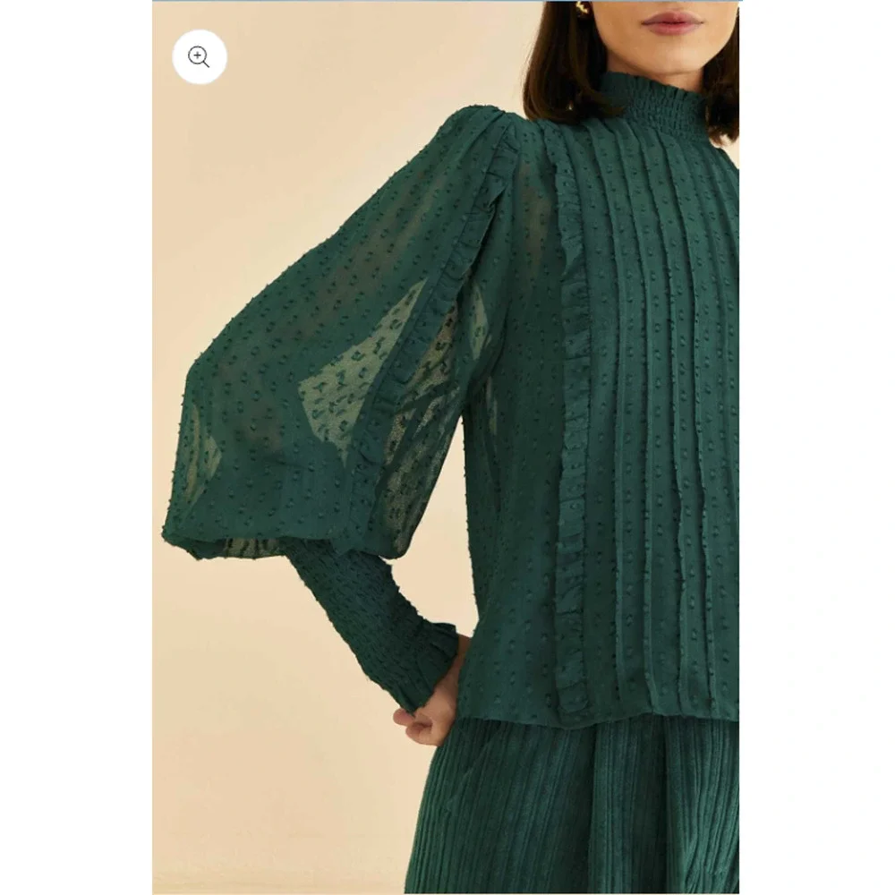 FARM RIO NWT Ruffled Long Sleeve Swiss Dot Blouse in Emerald // M